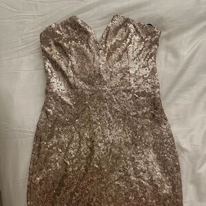 Short gold sequin dress, great condition